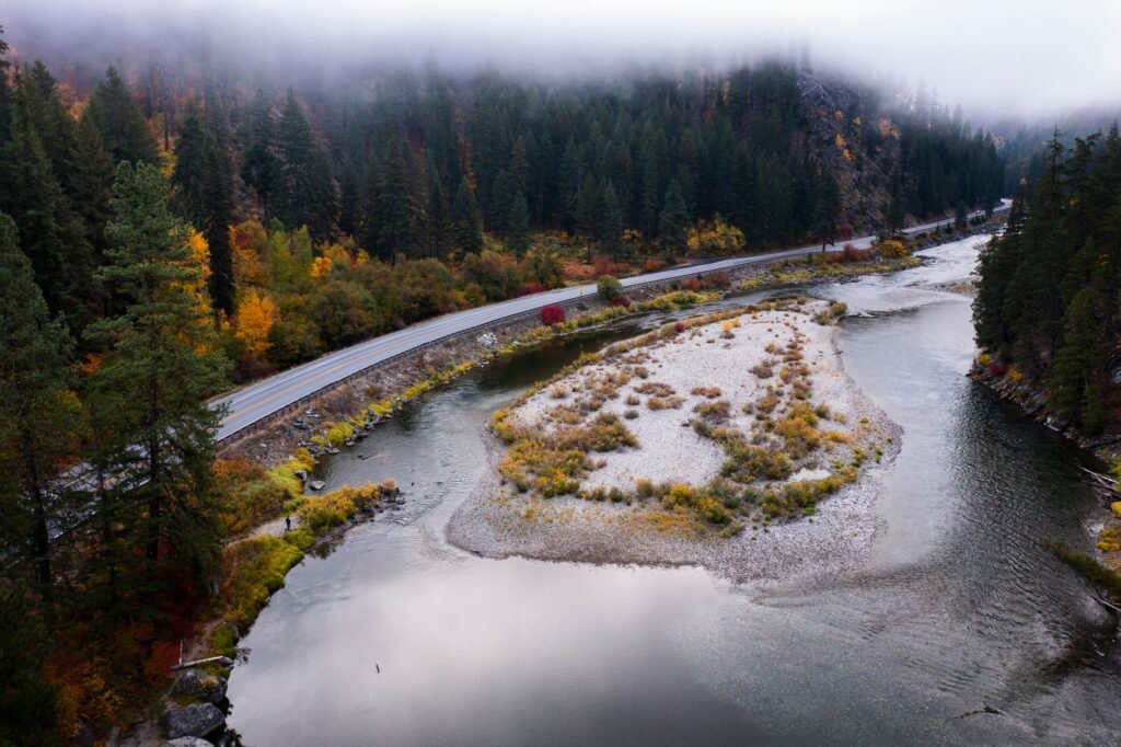 A calm stretch of the Cle Elum River winding through town