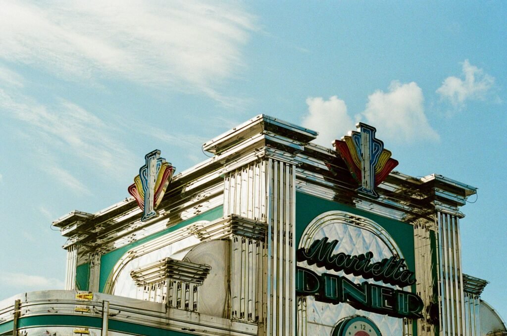 A classic Lima diner serving breakfast all day with friendly service