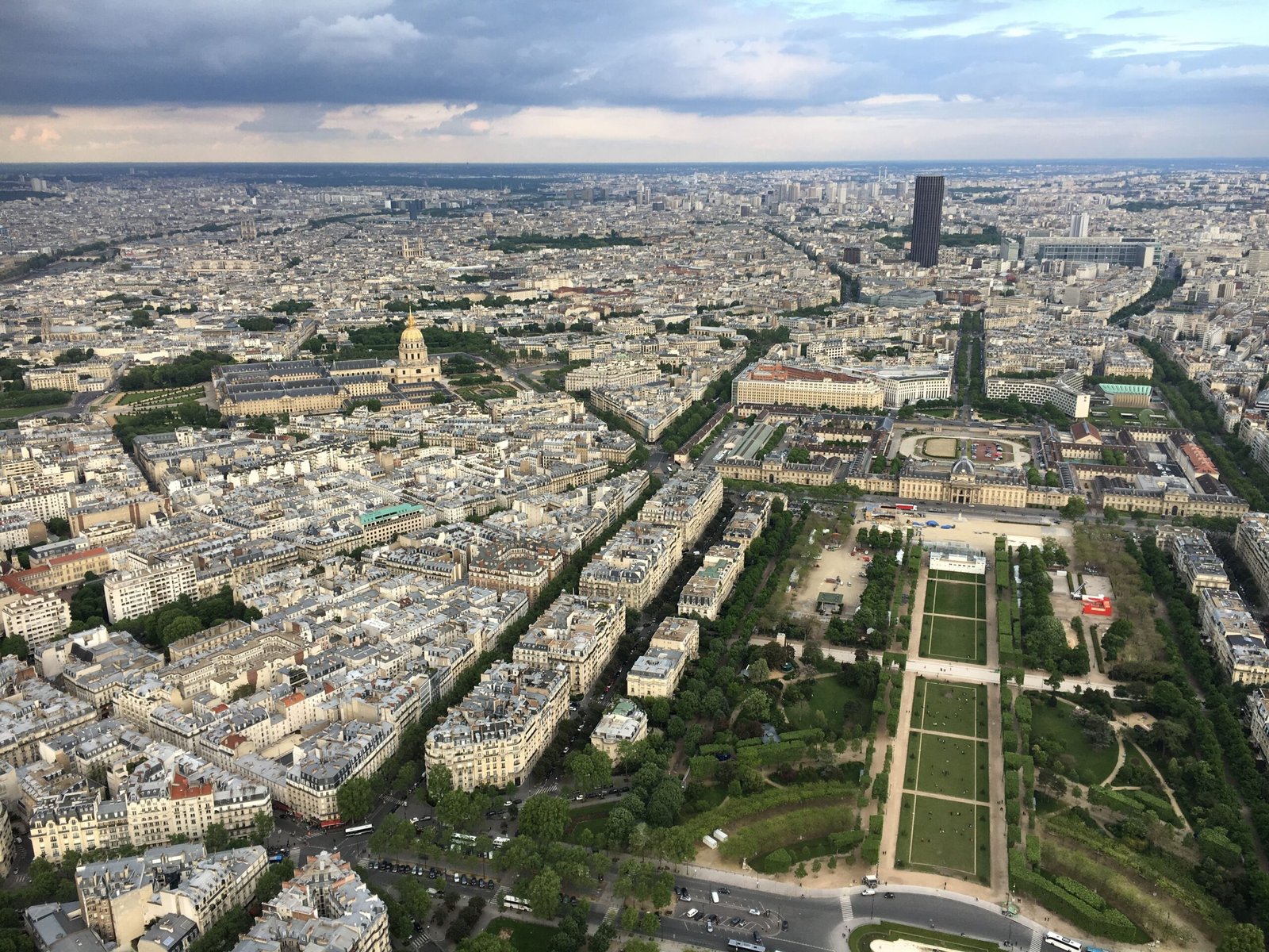Enjoy a chic meal at the rooftop of the Ciel de Paris Restaurant in Montparnasse Enjoy a chic meal at the rooftop of the Ciel de Paris Restaurant in Montparnasse