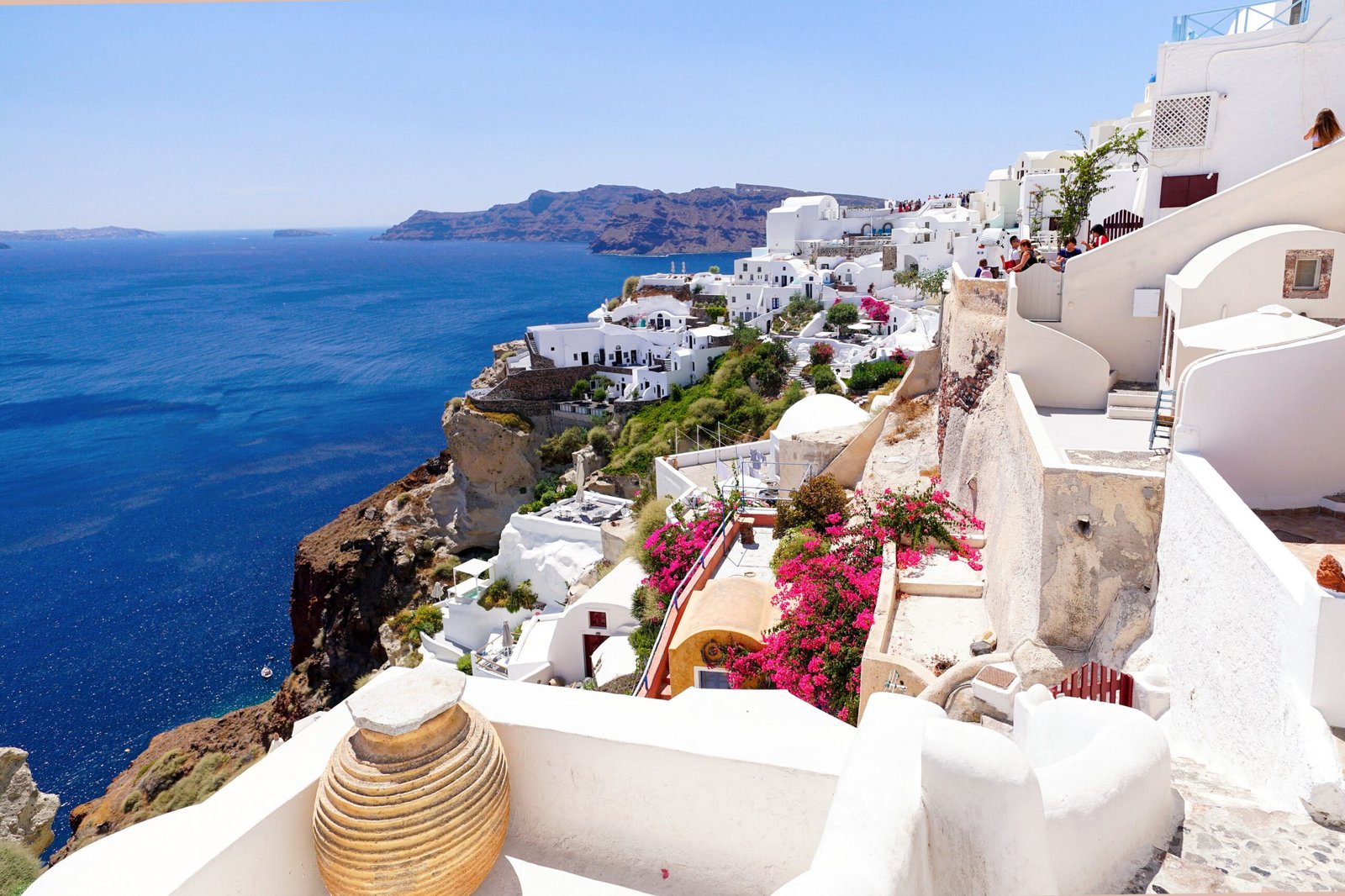 Sure! Here’s a list of 25 best things to do in Santorini, specifically focusing on the top restaurants to visit: Sure! Here’s a list of 25 best things to do in Santorini, specifically focusing on the top restaurants to visit: