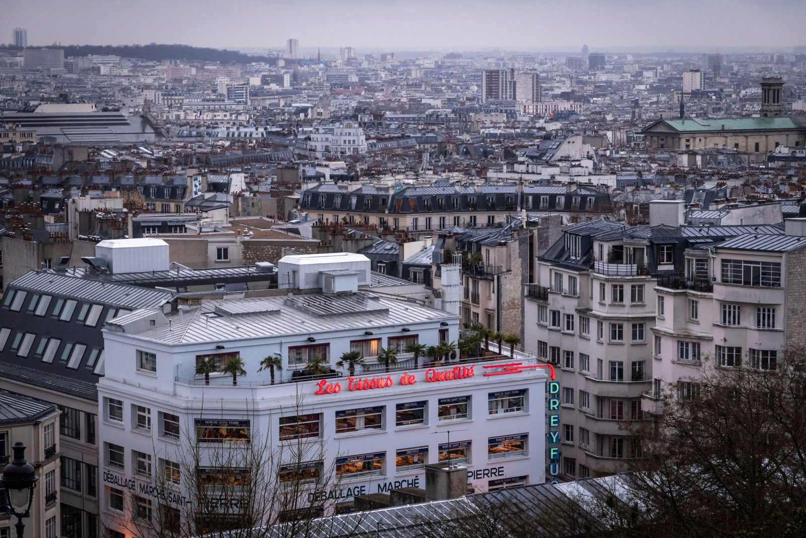 Enjoy a casual lunch at the rooftop of Gare de l'Est's Le Sud Enjoy a casual lunch at the rooftop of Gare de l'Est's Le Sud
