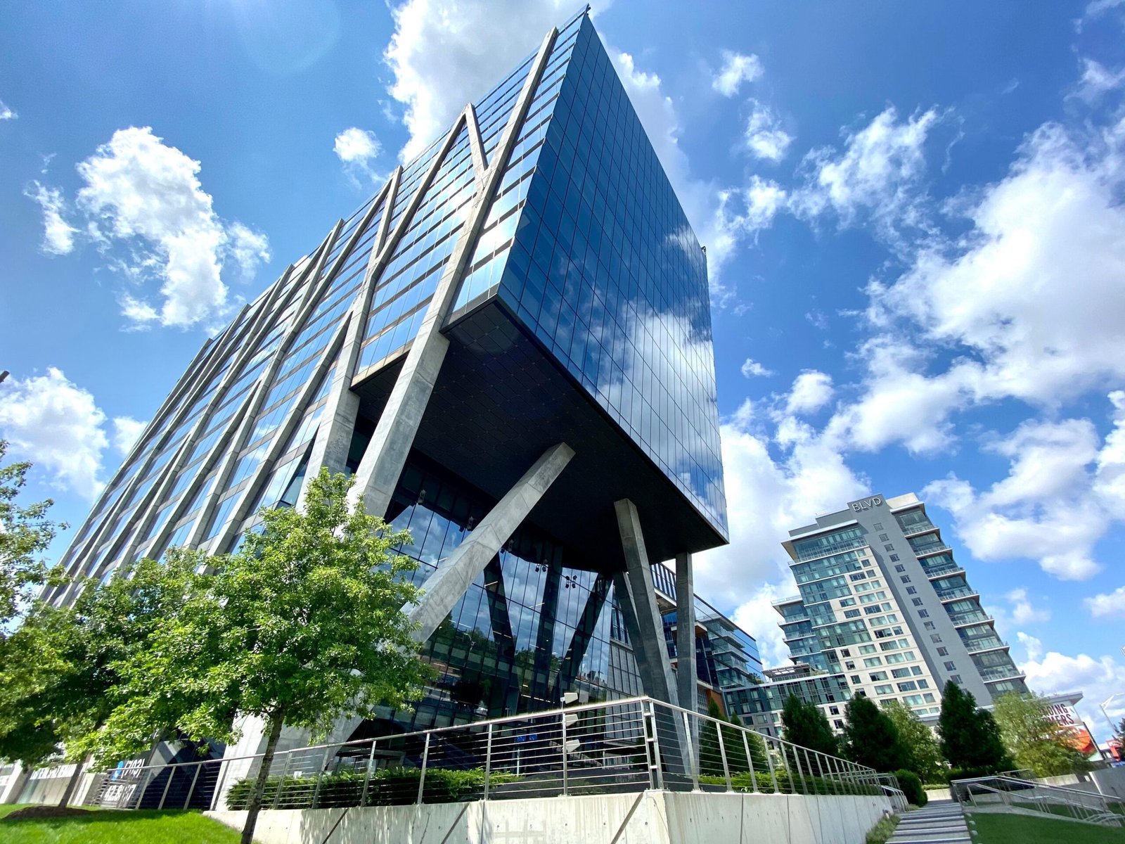 Sure! Here’s a list of 25 things to do in Arlington, VA, with a focus on the best restaurants and dining experiences: Sure! Here’s a list of 25 things to do in Arlington, VA, with a focus on the best restaurants and dining experiences: