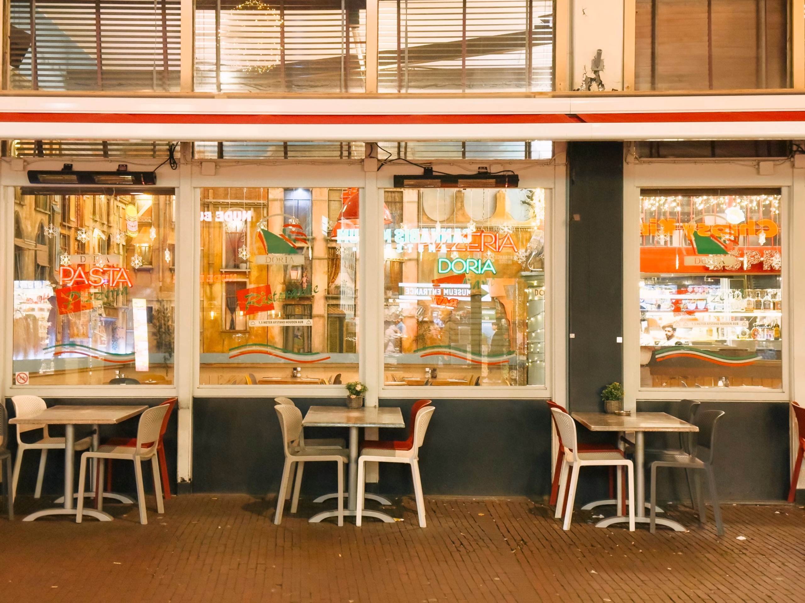 Here are 25 best restaurants to check out in Amsterdam: