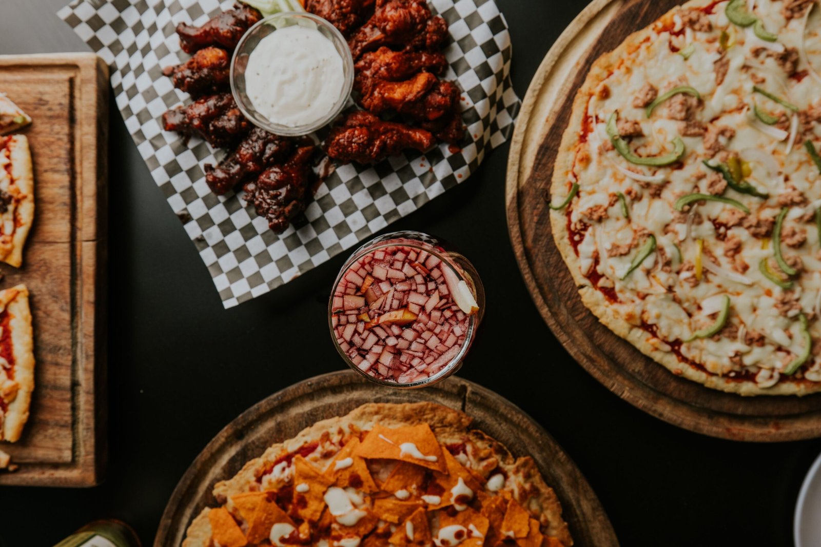 Dine on gourmet pizzas at Daddy's Roadhouse