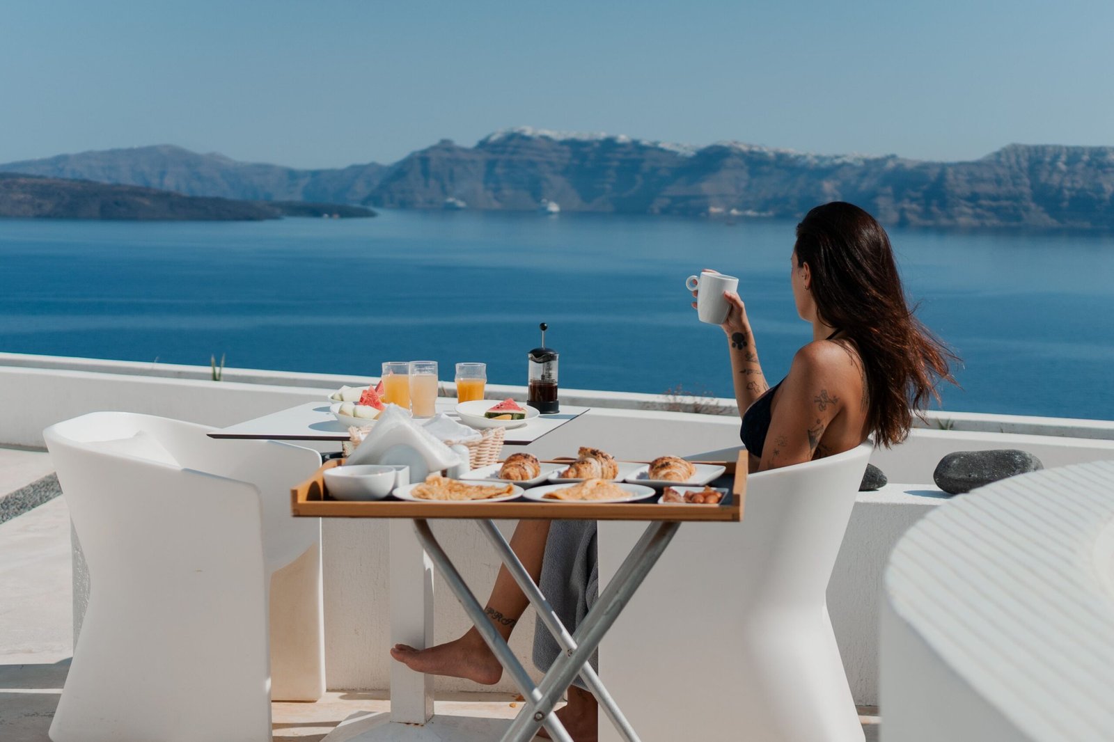 Check out **181 Coffee & Bar** for local wines and coffee with an incredible view of the caldera. Check out **181 Coffee & Bar** for local wines and coffee with an incredible view of the caldera.