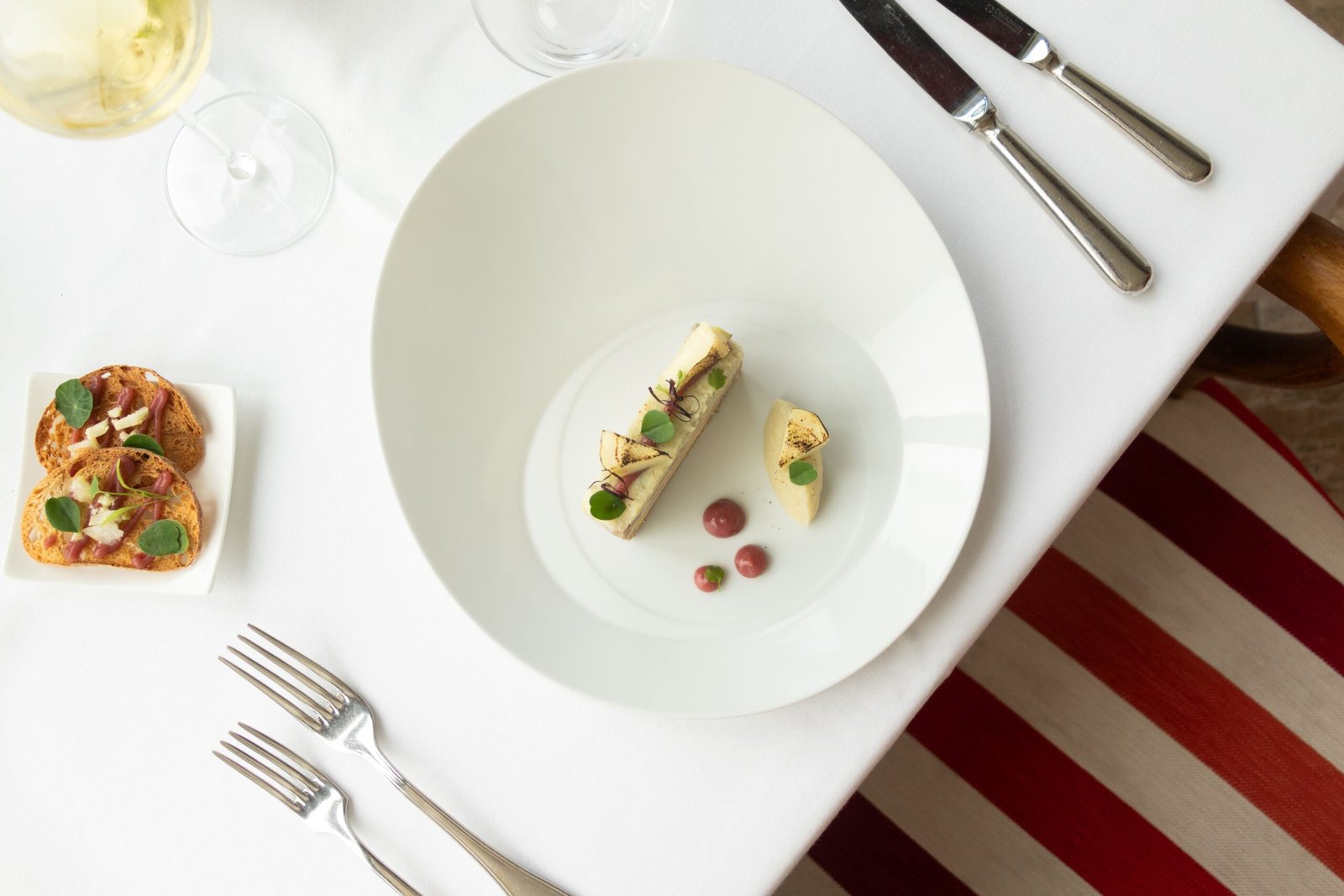 Experience fine dining at Enoteca Pinchiorri, a Michelin-starred restaurant.