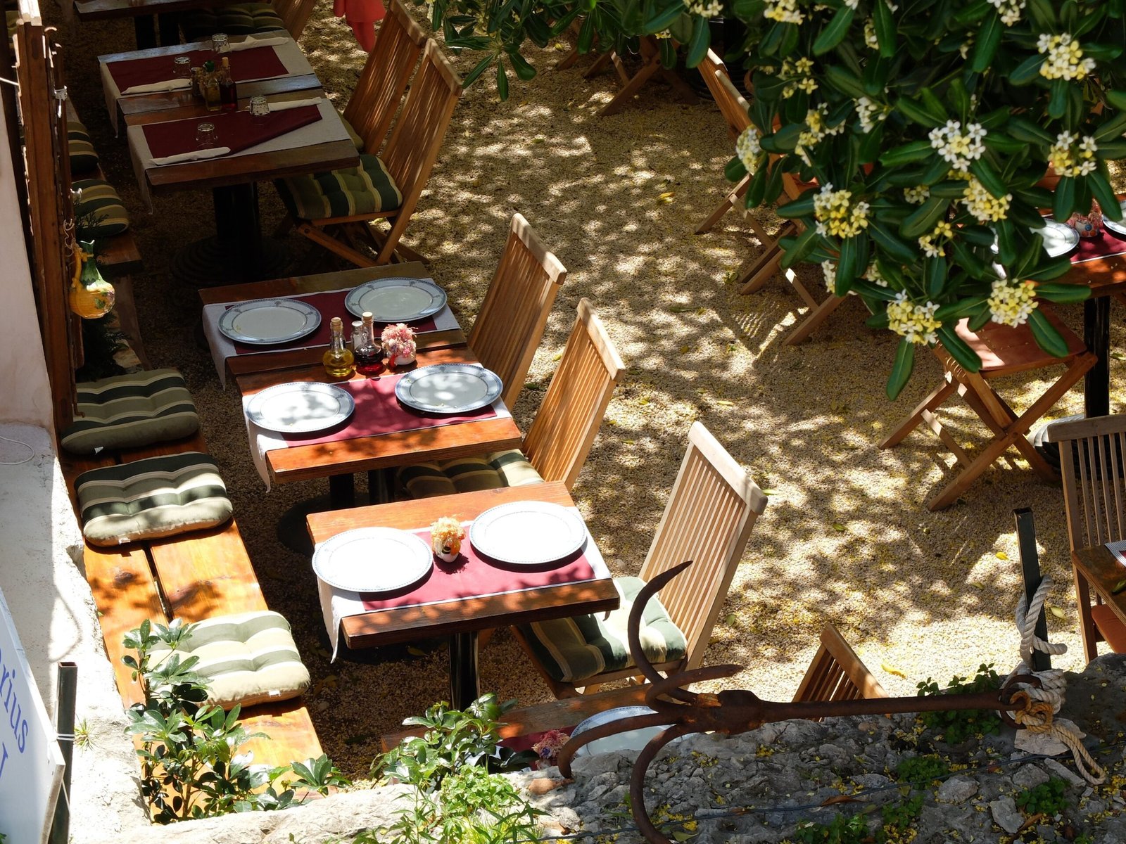 Sure! Here’s a list of the 25 best restaurants in Positano, each representing a unique culinary experience in the city: