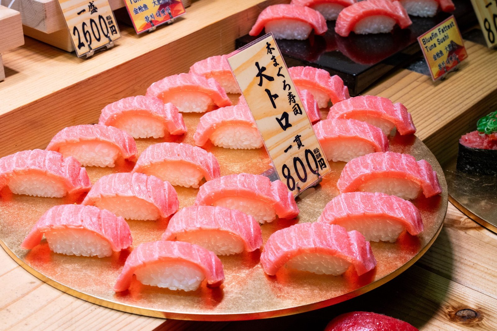 Relish a unique sushi experience at Kyubey in the heart of Kyoto. Relish a unique sushi experience at Kyubey in the heart of Kyoto.