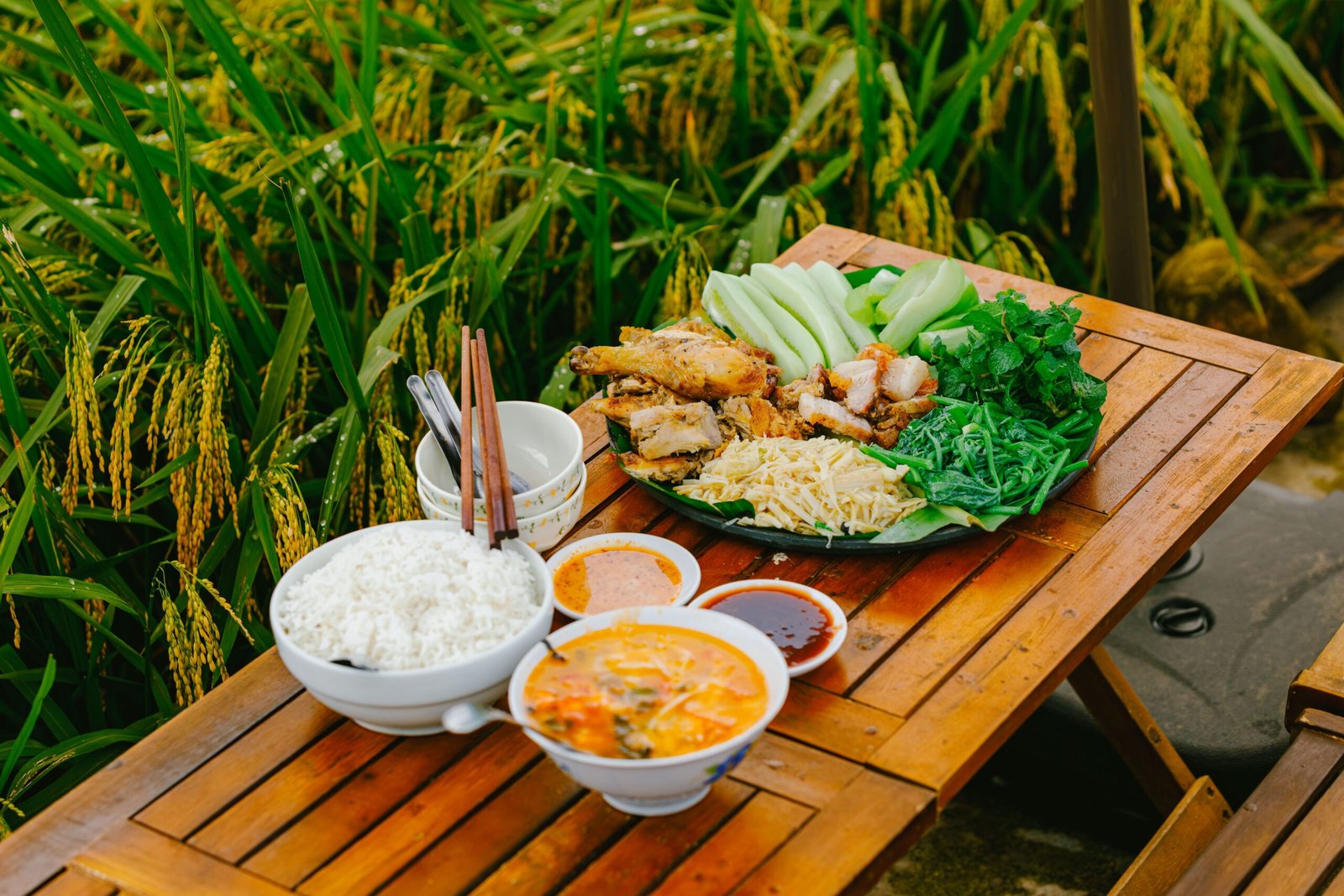 Enjoy farm-to-table dishes at the acclaimed Luna Red. Enjoy farm-to-table dishes at the acclaimed Luna Red.