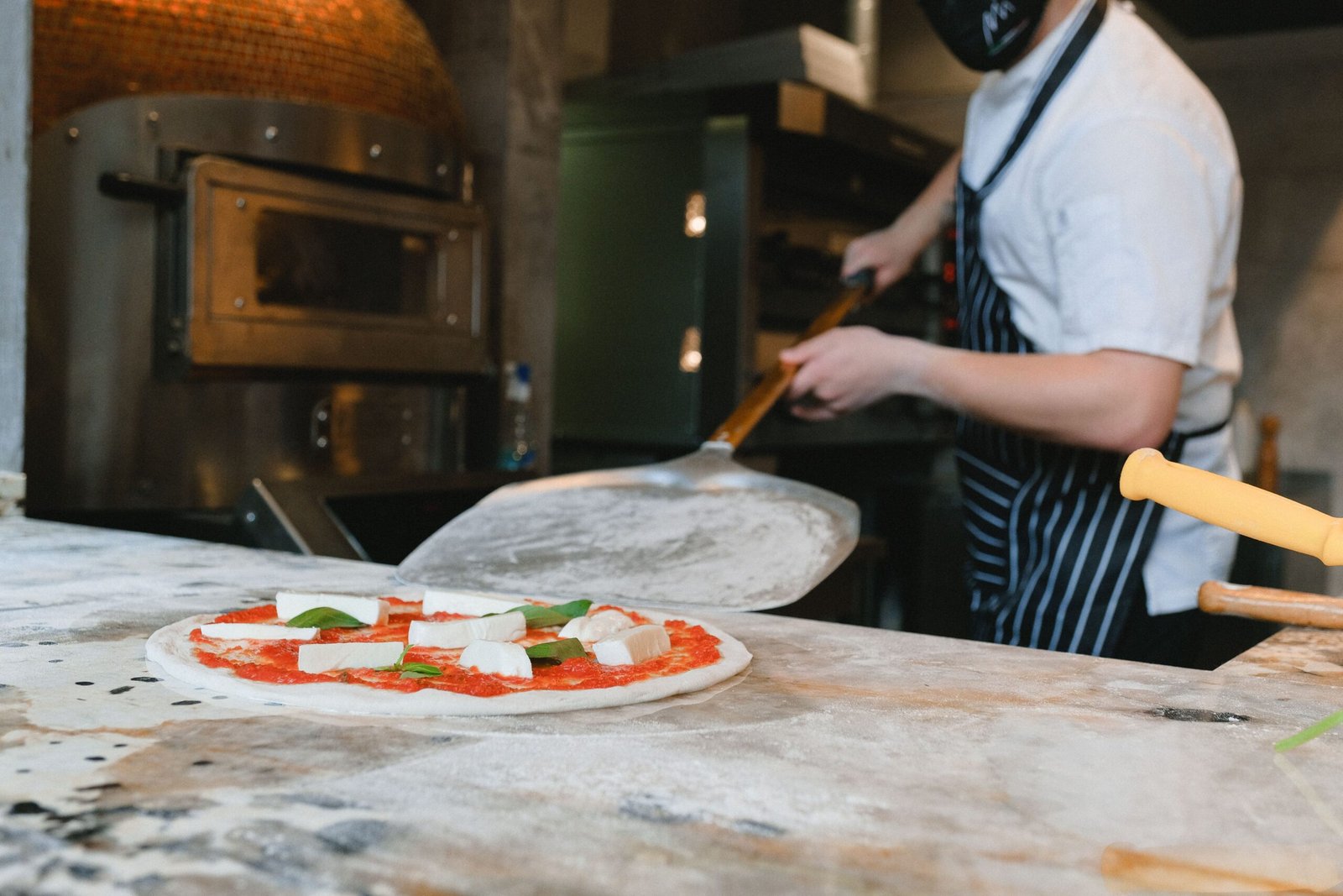 Enjoy artisanal pizzas at Pizzeria Epa in Poblado. Enjoy artisanal pizzas at Pizzeria Epa in Poblado.