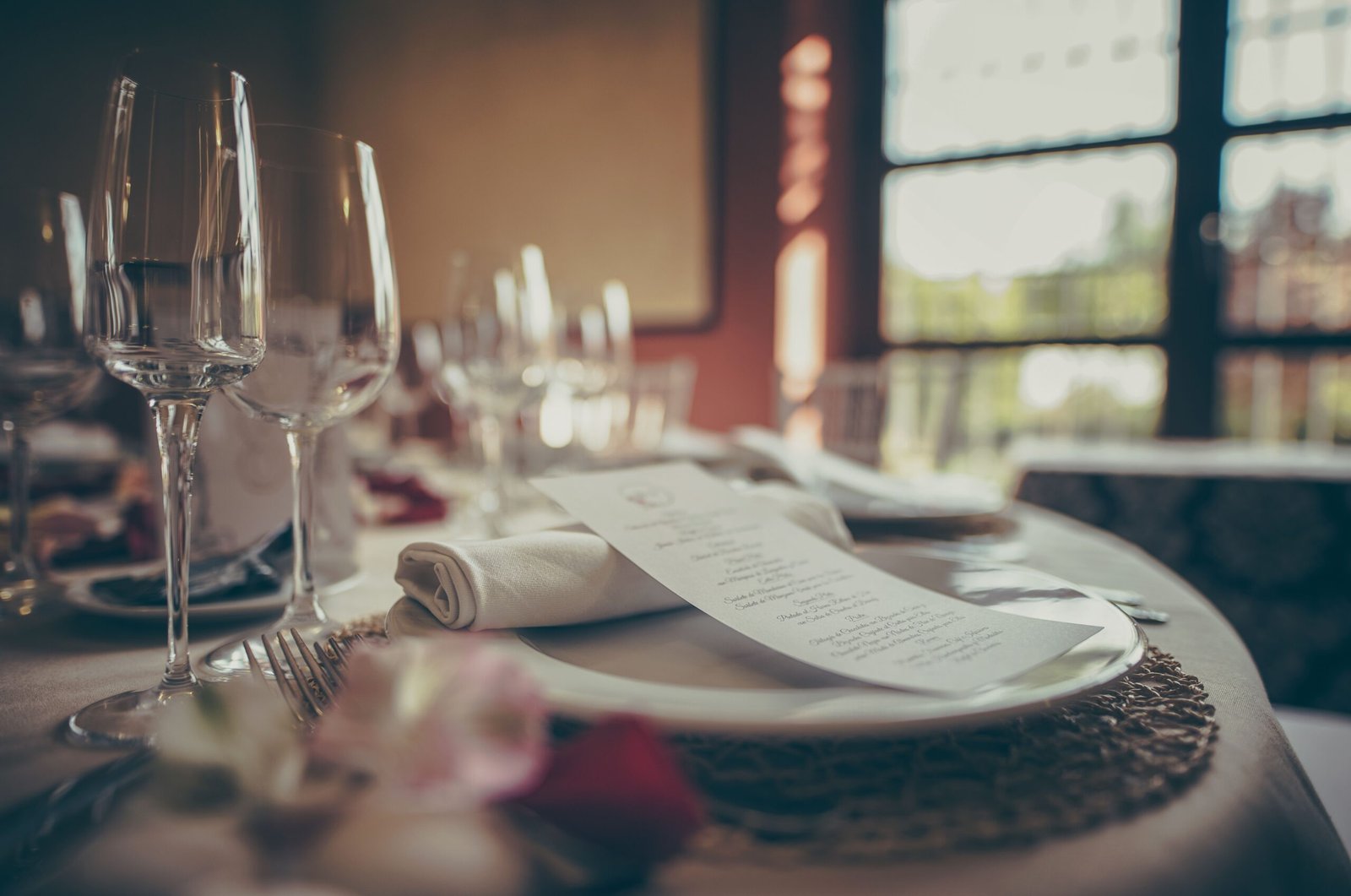 Certainly! Here's a list of the 25 best things to do related to restaurants in Hudson, focusing on dining experiences and culinary attractions: