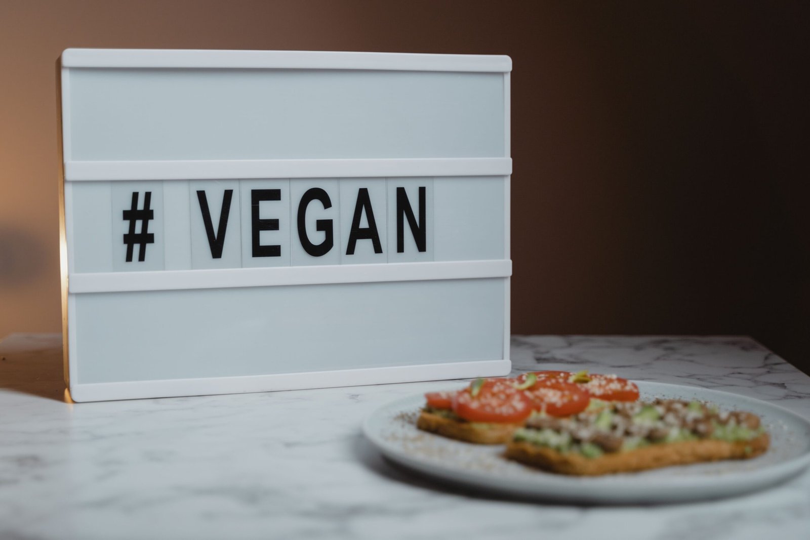 Experience an all-vegan brunch at The Chicago Diner in the Lakeview neighborhood. Experience an all-vegan brunch at The Chicago Diner in the Lakeview neighborhood.