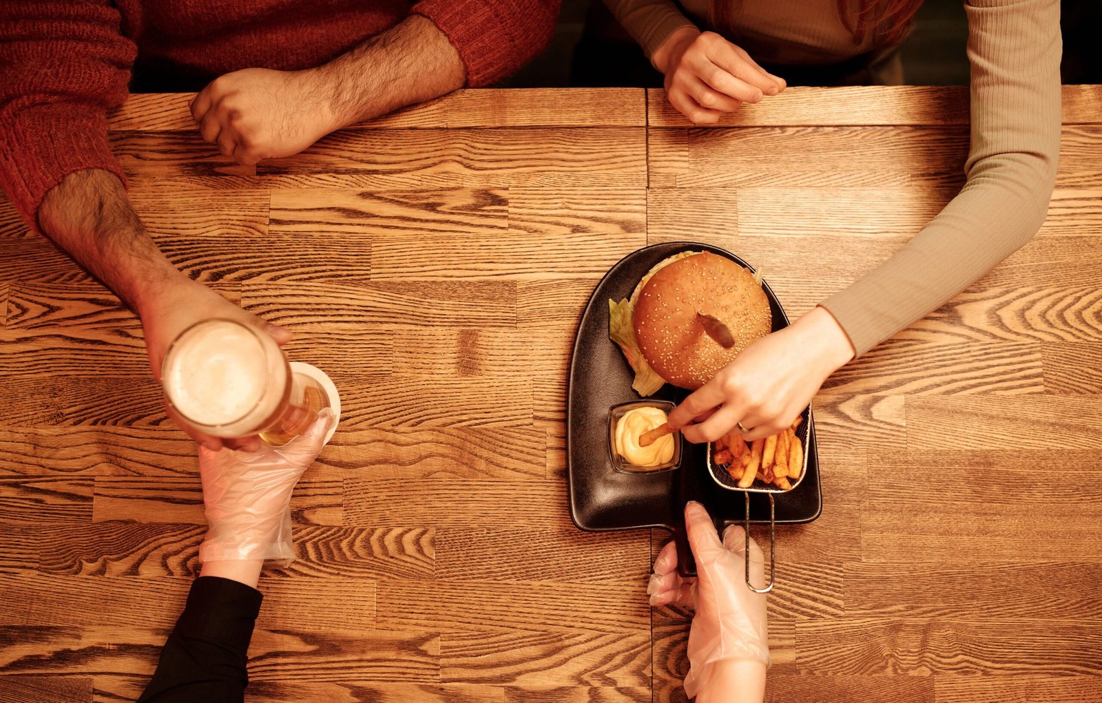 Enjoy craft beers and tasty pub grub at the Bolingbrook Golf Club's Pub. Enjoy craft beers and tasty pub grub at the Bolingbrook Golf Club's Pub.