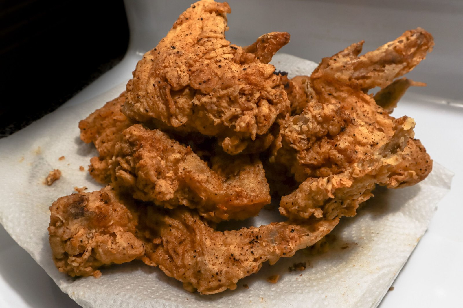 Relish juicy fried chicken at Gus's World Famous Fried Chicken near downtown. Relish juicy fried chicken at Gus's World Famous Fried Chicken near downtown.