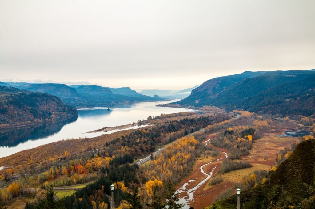 Scenic view of the Columbia River near Winthrop